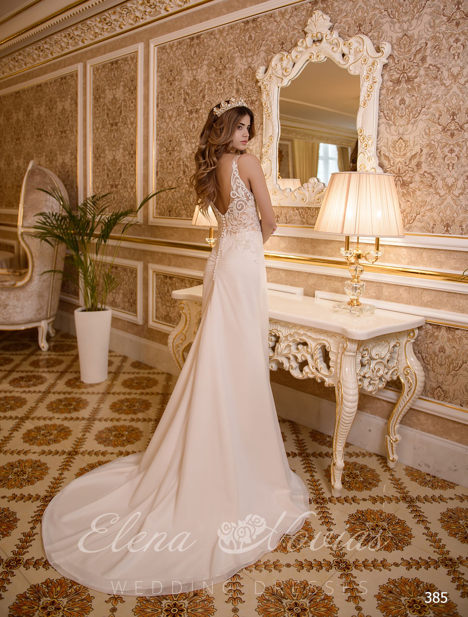 Wedding dress with open back from the "ElenaNovias»